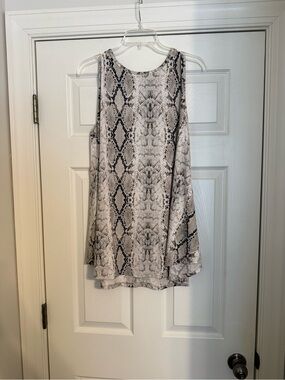 Sleeveless Snake Print Top